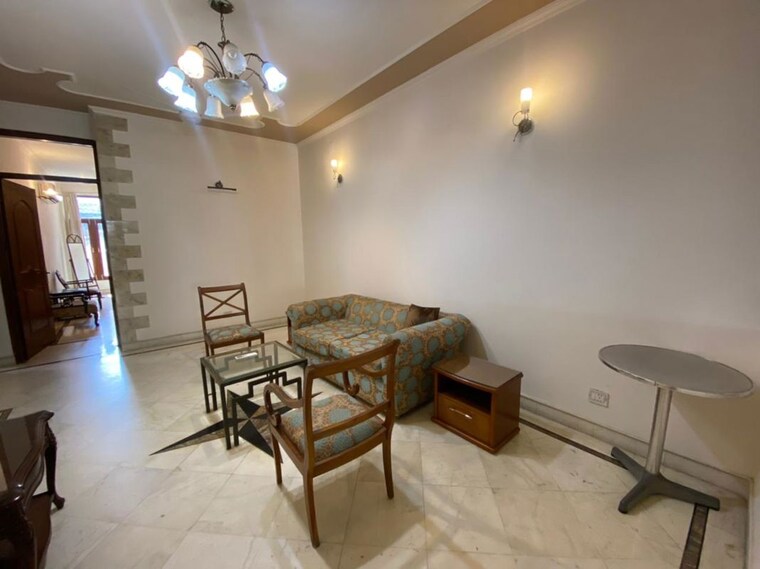 Living Room, greater kailash part 3 3 Bedroom 300 Sq.Yd. Builder Floor In Greater Kailash Part 3 Delhi 10048714