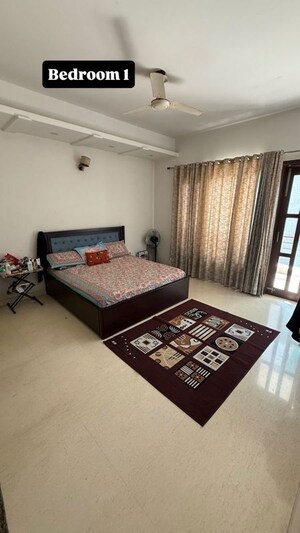 Bedroom in 6 BHK Independent House at Ansal Plaza Gurgaon, Palam Vihar – for Rent