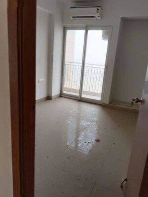 Room in 2 BHK Apartment at Samridhi Luxuriya Avenue, Sector 150 – for Rent