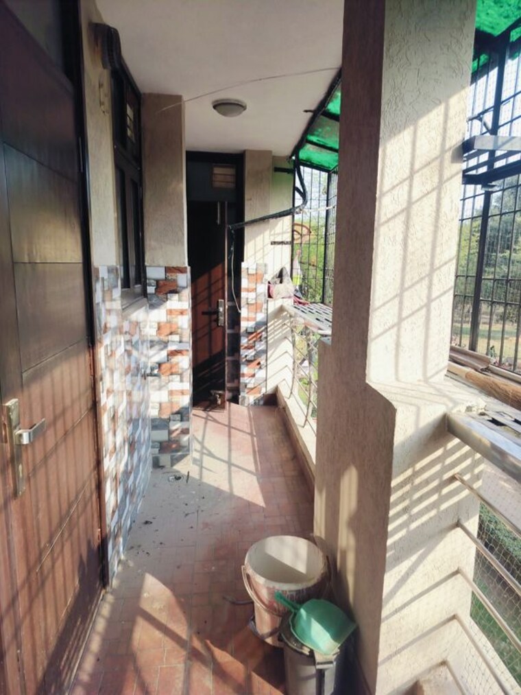 Balcony, chattarpur 3 Bedroom 1000 Sq.Ft. Apartment In Chattarpur Delhi 10018097