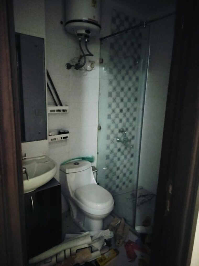 Bathroom, chattarpur 3 Bedroom 1000 Sq.Ft. Apartment In Chattarpur Delhi 10018097