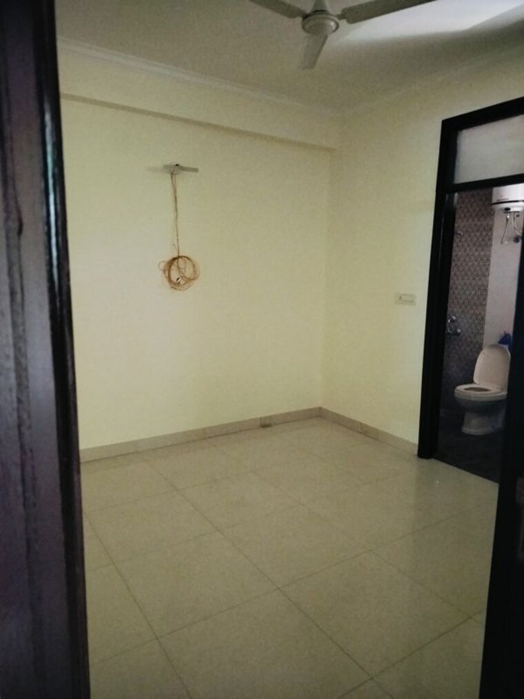 Room, chattarpur 3 Bedroom 1000 Sq.Ft. Apartment In Chattarpur Delhi 10018097