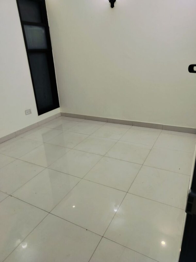 Room, chattarpur 3 Bedroom 1000 Sq.Ft. Apartment In Chattarpur Delhi 10018097