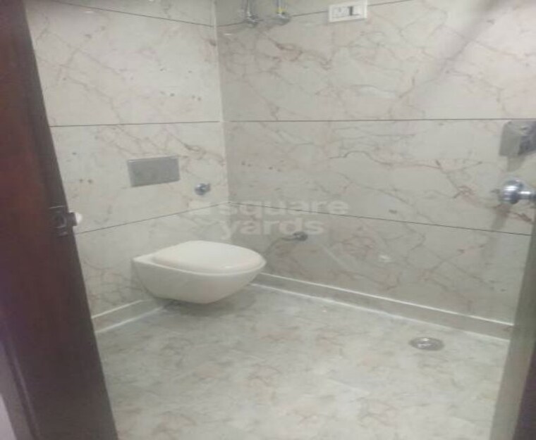 Bathroom, ramesh nagar 2.5 Bedroom 1061 Sq.Ft. Builder Floor In Ramesh Nagar Delhi 10048494