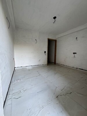 Room in 1 BHK Builder Floor at Chattarpur – for Rent