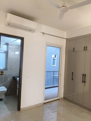 Building Lobby in 3 BHK Builder Floor at Smart World Orchard, Sector 61 – for Rent