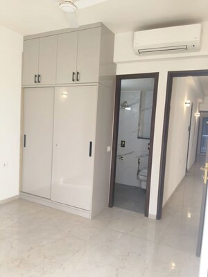 Building Lobby in 3 BHK Builder Floor at Smart World Orchard, Sector 61 – for Rent