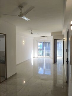 3 BHK + Extra Room Builder Floor For Rent in Smart World Orchard