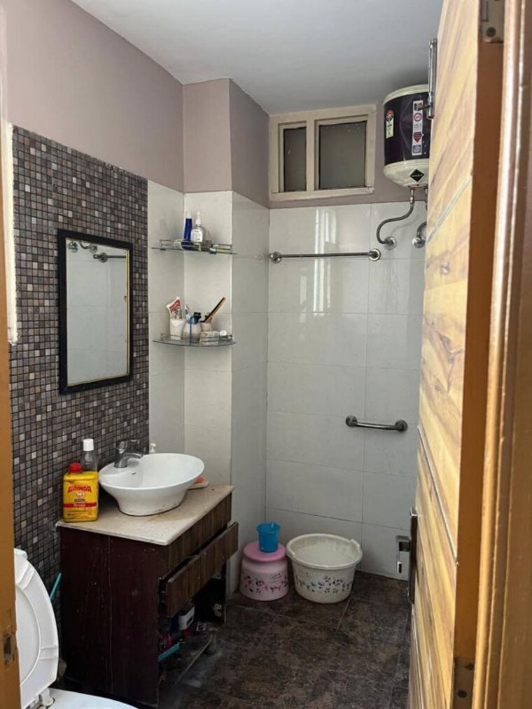 Bathroom, sbp-city-of-dreams-zirakpur 2 Bedroom 900 Sq.Ft. Apartment In High Ground Zirakpur 10049086