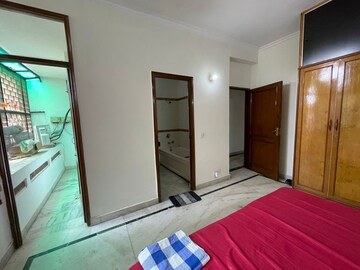 Bedroom in 1 BHK Builder Floor at Nehru Enclave – for Rent