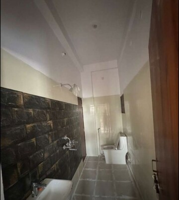 Bathroom in 3 BHK Independent House at Gomti Nagar – for Rent