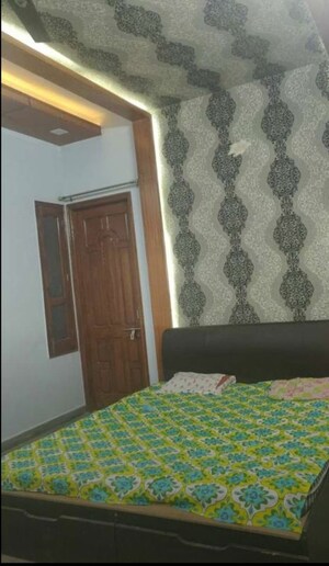Bedroom in 3 BHK Apartment at Hazratganj – for Rent