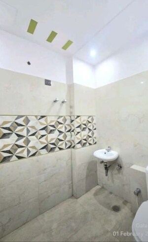 Master Bedroom in 3 BHK Apartment at Hazratganj – for Rent