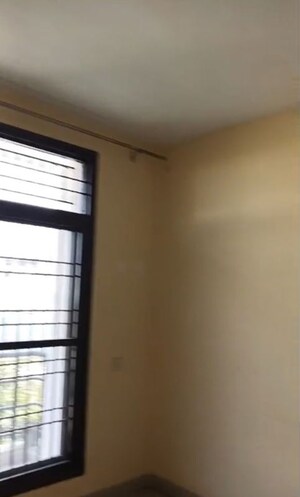 Room in 2 BHK Apartment at Wave City, Wave City – for Rent