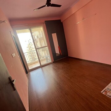 Room in 2 BHK Apartment at Amrapali Golf Homes, Haibatpur – for Rent
