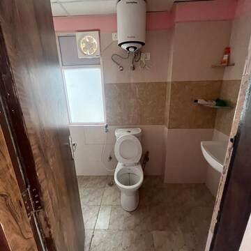 Bathroom in 2 BHK Apartment at Amrapali Golf Homes, Haibatpur – for Rent