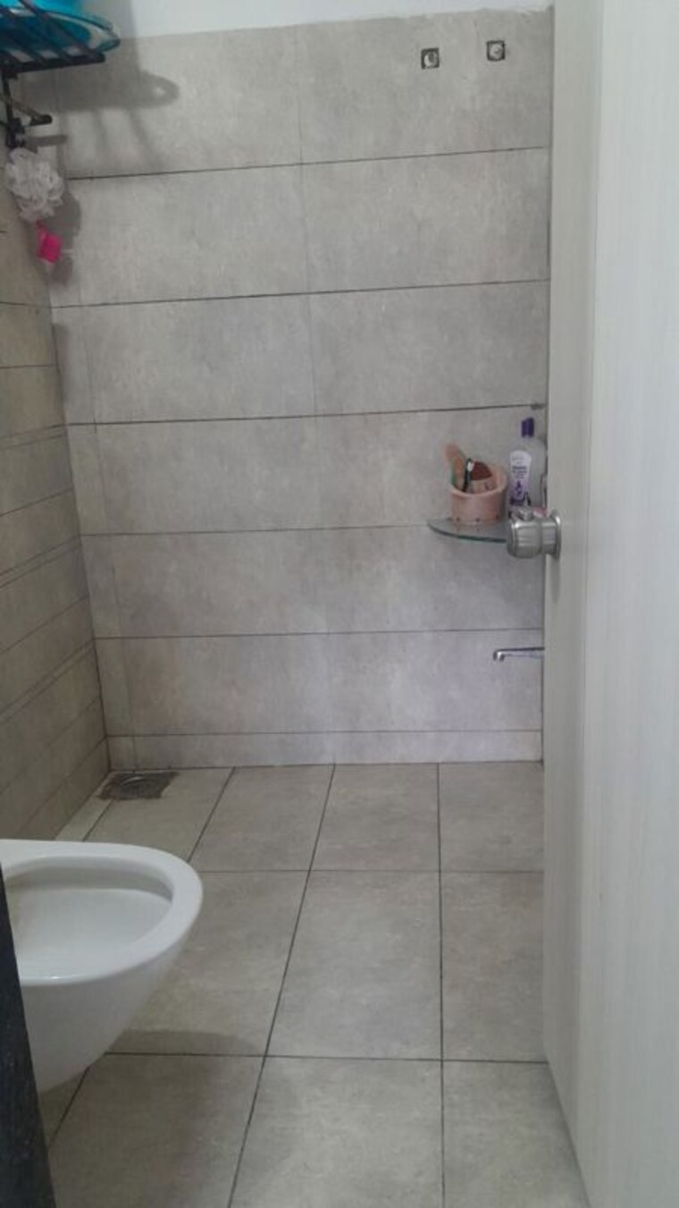 Bathroom, chhani 2 Bedroom 950 Sq.Ft. Apartment In Chhani Vadodara 10049405