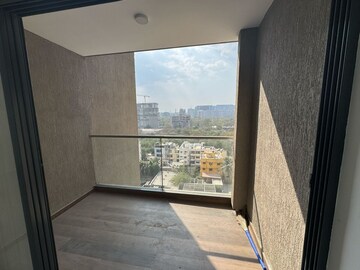 Room in 3 BHK Apartment at Mantra Mirari, Pune East – for Rent