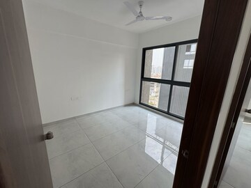 Room in 3 BHK Apartment at Mantra Mirari, Pune East – for Rent