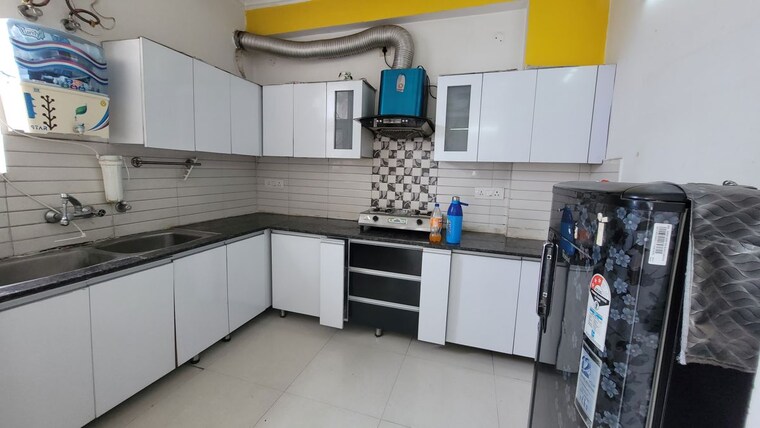 Kitchen, maya-garden-city 3 Bedroom 1560 Sq.Ft. Apartment In Lohgarh Zirakpur 10049423