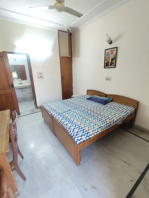 1 RkBuilder Floor For Rent in Sector 16A