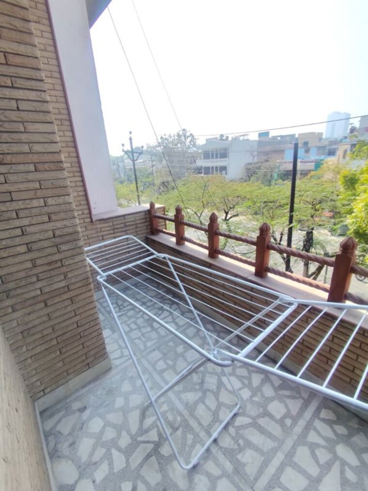 Balcony, sector 16a 1 RK 495 Sq.Ft. Builder Floor In Sector 16a Noida 10049429