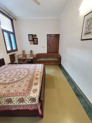 1 RK Builder Floor For Rent in Sector 44