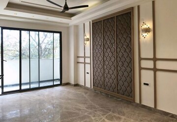 Room in 4 BHK Apartment at Kohli One Malibu Town, Sector 47 – for Sale
