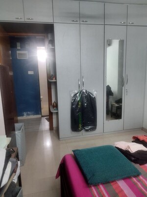 Master Bedroom in 2.5 BHK Apartment at Wadala East – for Rent