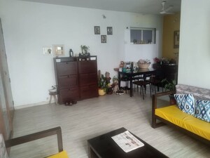 Living Room in 2.5 BHK Apartment at Wadala East – for Rent