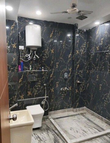 Bathroom in 1 RK Builder Floor at Sector 20 – for Rent