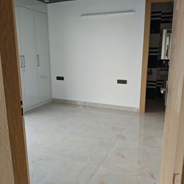 Room in 3 BHK Apartment at Paras Tierea Premium Floor, Sector 137 – for Sale