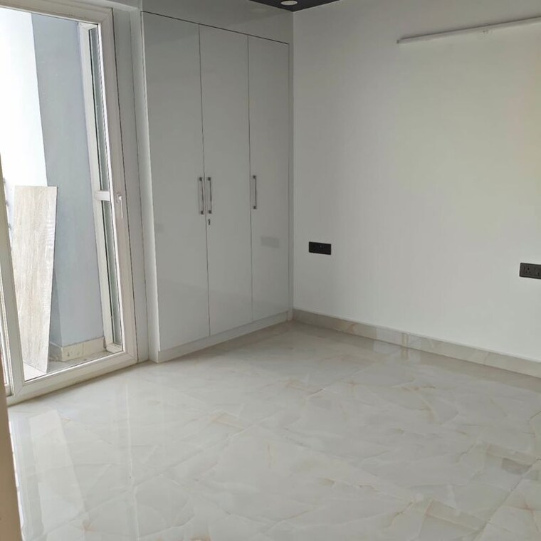 Room, paras-tierea-premium-floor 3 Bedroom 1900 Sq.Ft. Apartment In Sector 137 Noida 10049472