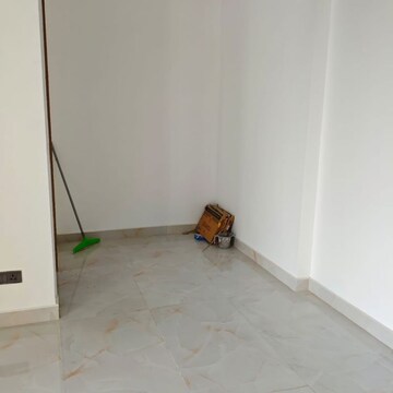 Room in 3 BHK Apartment at Paras Tierea Premium Floor, Sector 137 – for Sale