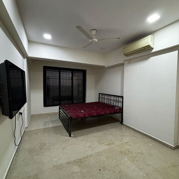 Bedroom in 2 BHK Apartment at Goregaon East – for Rent