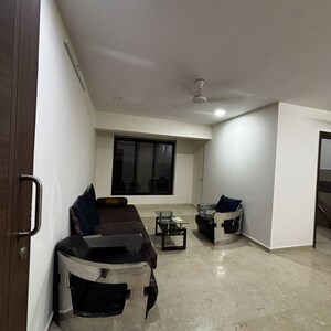 Team Area in 2 BHK Apartment at Goregaon East – for Rent