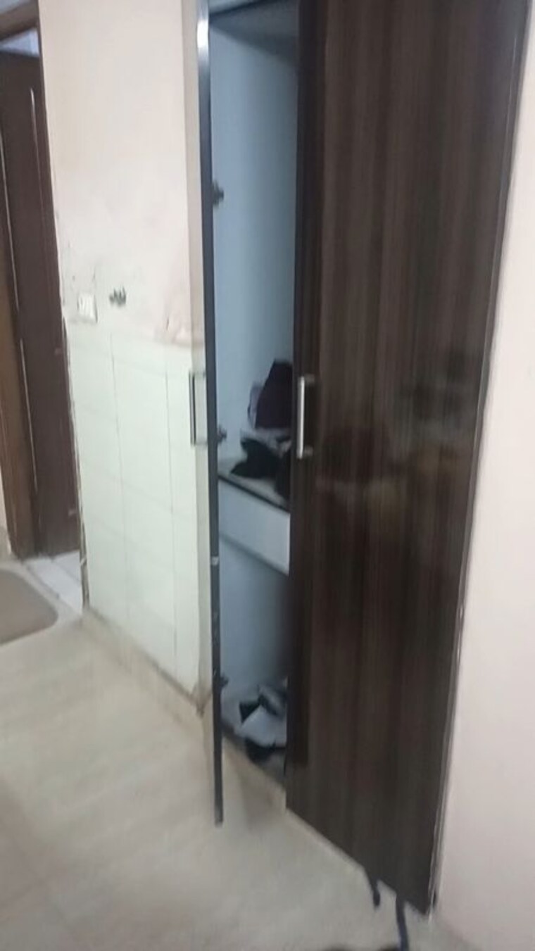 Bathroom, lajpat nagar ii 1 Bedroom 600 Sq.Ft. Builder Floor In Lajpat Nagar ii Delhi 10049540