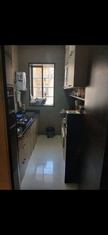 Team Area in 2 BHK Apartment at Mahim – for Rent