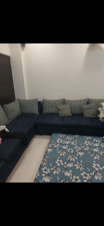 Bedroom in 2 BHK Apartment at Mahim – for Rent