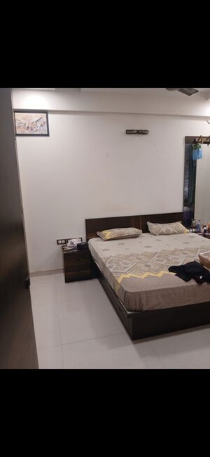 Bedroom in 2 BHK Apartment at Mahim – for Rent