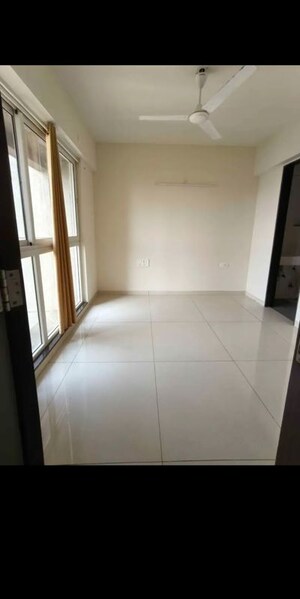 Building Lobby in 2 BHK Apartment at Hariom Sudhanshu CHS, Vile Parle East – for Rent