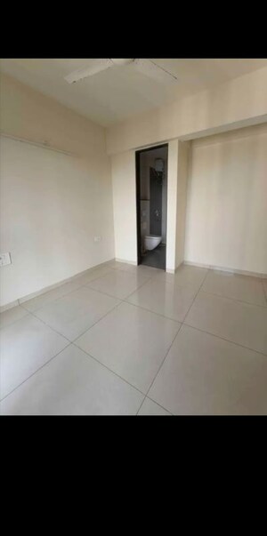 Room in 2 BHK Apartment at Hariom Sudhanshu CHS, Vile Parle East – for Rent