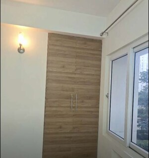 Room in 3 BHK Apartment at Stellar Mi Citihomes, Omicron Iii Greater Noida – for Rent