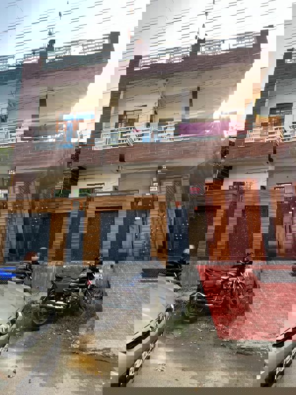 3 BHK + Pooja Room 1870 Sq.Ft. Builder Floor in DLF Vibhuti Khand