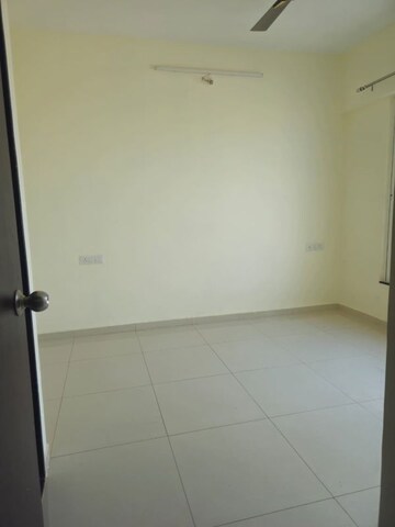 Room in 2 BHK Apartment at Kolte Patil Life Republic R 10, Hinjewadi – for Rent