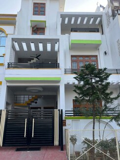 3 BHK + Pooja Room,Study Room Builder Floor For Rent in DLF Vibhuti Khand