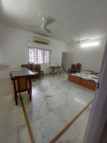 Bedroom in 1 BHK Apartment at Evergreen CHS Malabar Hill, Malabar Hill – for Rent