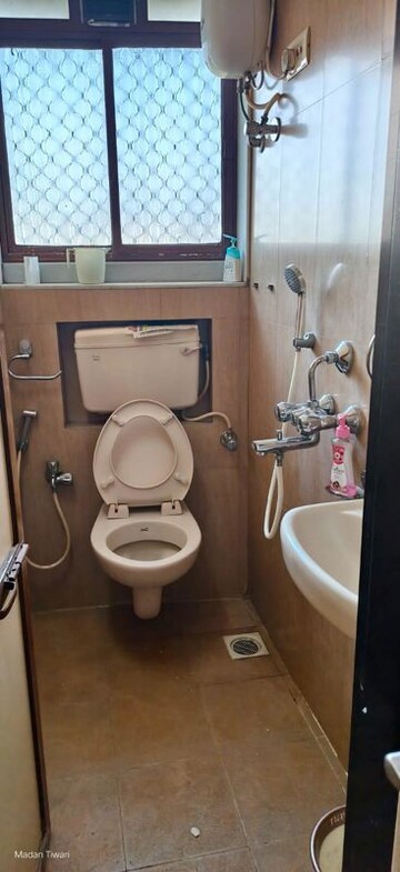 Bathroom in 1 BHK Apartment at Evergreen CHS Malabar Hill, Malabar Hill – for Rent