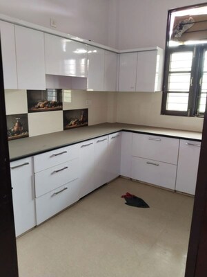 Kitchen in 2 BHK Builder Floor at Gomti Nagar – for Rent