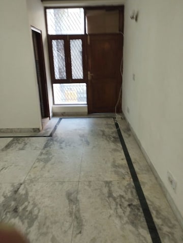 Room in 2 BHK Apartment at Panchsheel Vihar – for Rent